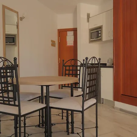 Apartment Piramides *