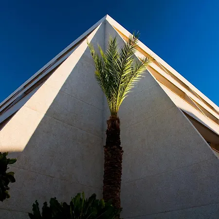 Апартаменты Piramides *